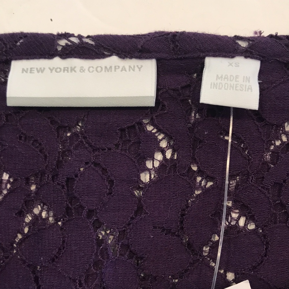 ⭐️New York and company purple lace button up top NWT - Picture 5 of 9